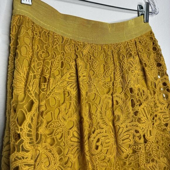 Ann Taylor Mustard Yellow Floral Crochet Lace Elastic Waist Skirt 2 - Picture 3 of 10